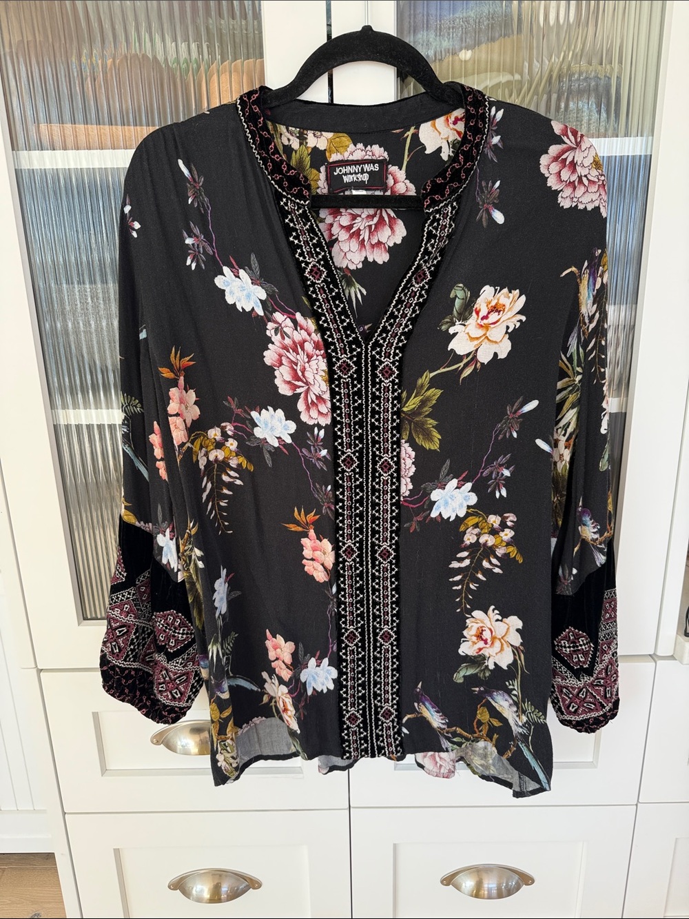 Johnny Was workshop Black Floral Embroidered Tunic velvet cuffs